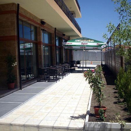 Serenity Hotel Sveti Vlas Bagian luar foto