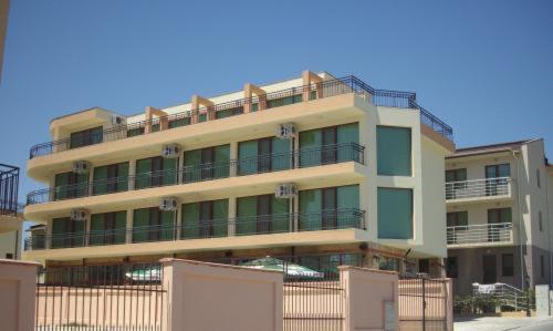 Serenity Hotel Sveti Vlas Bagian luar foto
